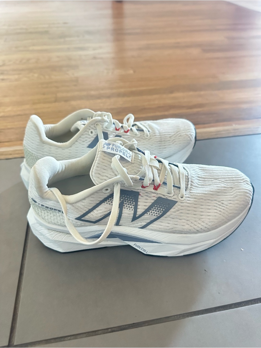 New Balance Women’s FuelCell Propelv5